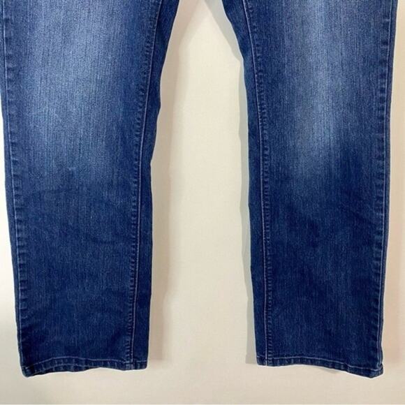 Reaction Kenneth Cole Men’s Straight Jeans Medium Blue Wash Size 32/32 - Picture 3 of 8